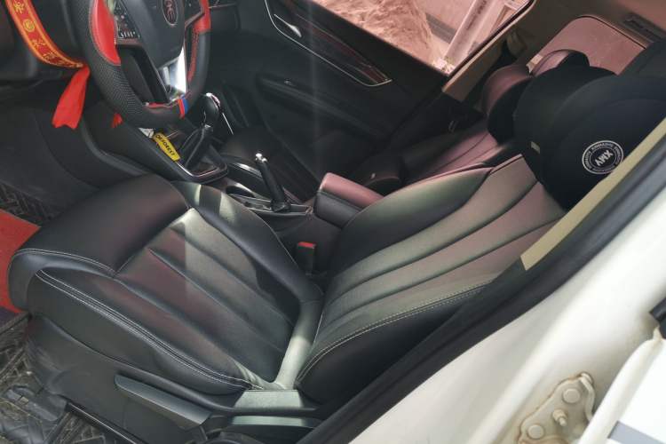 Used BYD Song MAX 2019 1.5T Manual Smart Connect Ruiyi Sunroof Model 7 Seats China VI Standard Left Front Seat