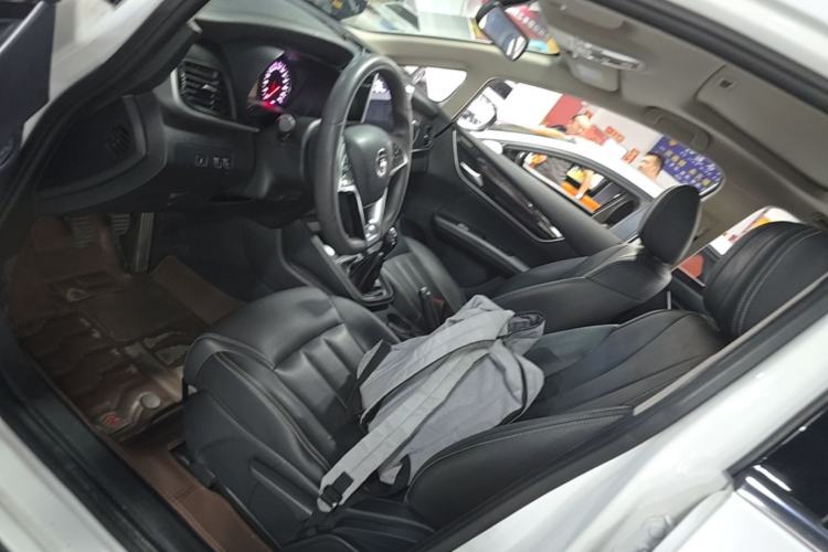 Used BYD Song MAX 2019 1.5T Manual Smart Connect Ruiyi Sunroof Model 6 Seats China VI Standard Left Front Seat