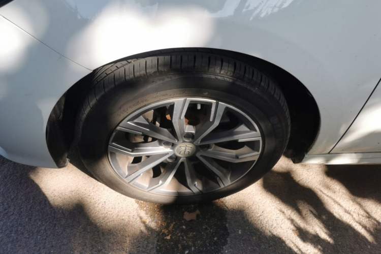 Used BYD Song MAX 2019 1.5T Automatic Smart Connect Ruiyi Model 6-Seater China V Standard Left Front Wheel Hub