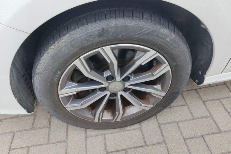 Used BYD Song MAX 2019 1.5T Automatic Smart Connect Prestige 7-Seater China VI Standard Left Front Wheel Hub