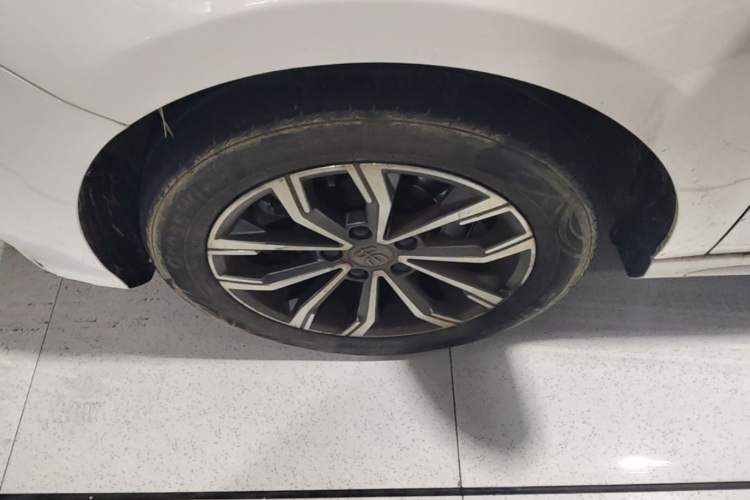 Used BYD Song MAX 2019 1.5T Automatic Smart Connect Ruiyi Sunroof Version 6 Seats China VI Standard Left Front Wheel Hub