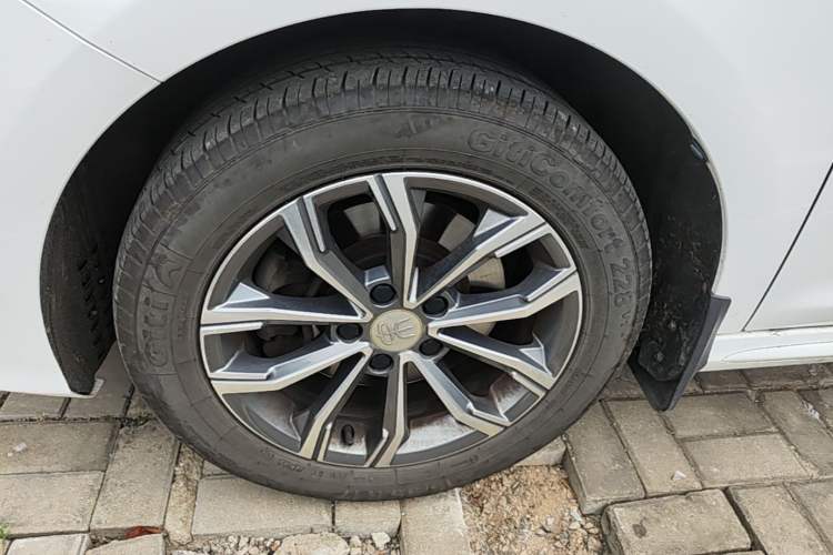 Used BYD Song MAX 2019 1.5T Automatic Smart Connect Ruiyi Sunroof Model 7 Seats China VI Standard Left Front Wheel Hub