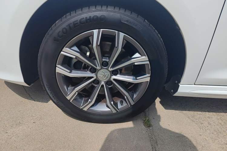 Used BYD Song MAX 2019 1.5T Automatic Smart Connect Prestige Model 6 Seats China VI Standard Left Front Wheel Hub