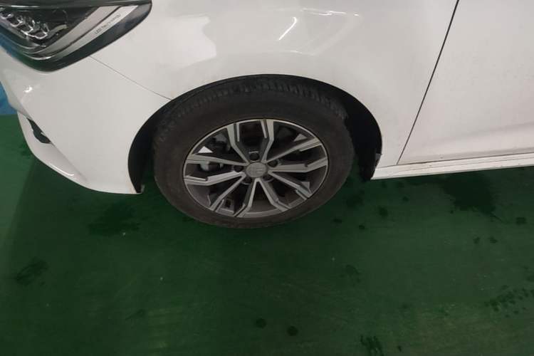 Used BYD Song MAX 2019 1.5T Automatic Smart Connect ZhiLian RuiDong 6 Seats China VI Standard Left Front Wheel Hub