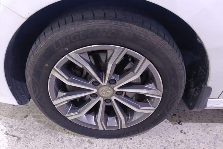 Used BYD Song MAX 2019 1.5T Automatic Smart Connect Ruiyi Sunroof Model 7 Seats China VI Standard Left Front Wheel Hub