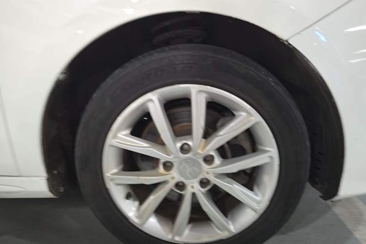 Used BYD Song MAX 2019 1.5T Manual Smart Connect Ruiyi Sunroof Model 6 Seats China VI Standard Left Front Wheel Hub