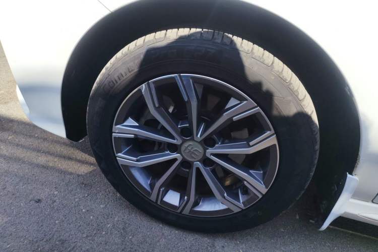 Used BYD Song MAX 2019 1.5T Automatic Smart Connect Ruiyi Sunroof Version 6 Seats China VI Standard Left Front Wheel Hub