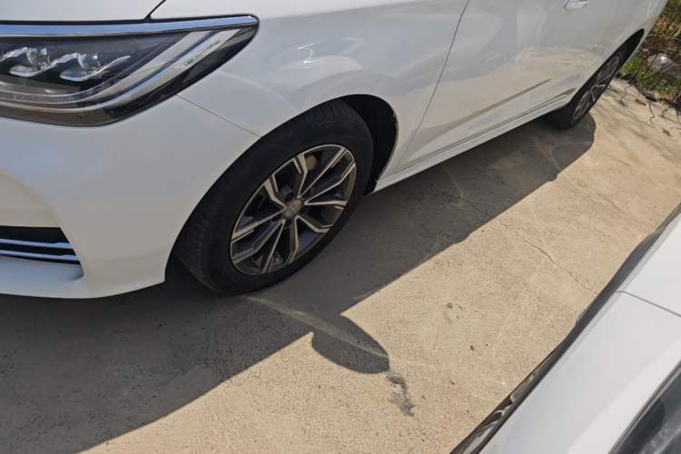 Used BYD Song MAX 2019 1.5T Automatic Smart Connect Ruiyi Model 6 Seats China VI Standard Left Front Wheel Hub