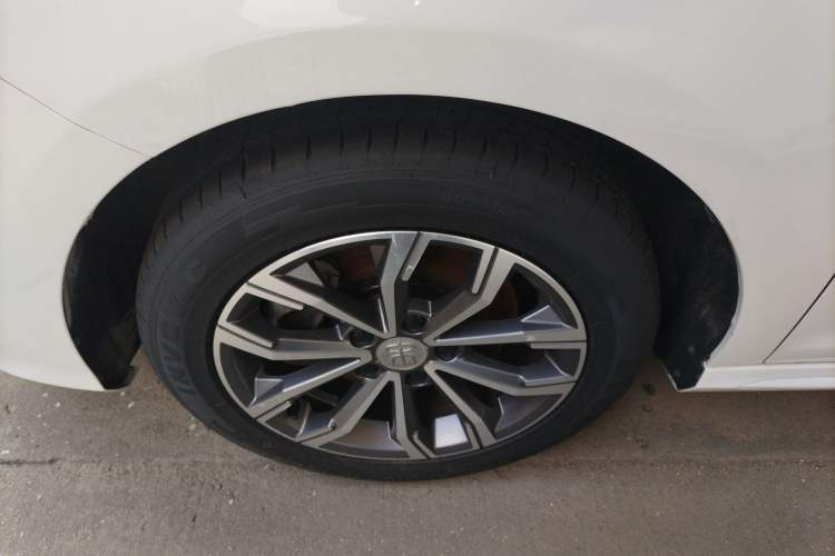 Used BYD Song MAX 2019 1.5T Automatic Smart Connect Ruiyi Sunroof Version 6 Seats China VI Standard Left Front Wheel Hub