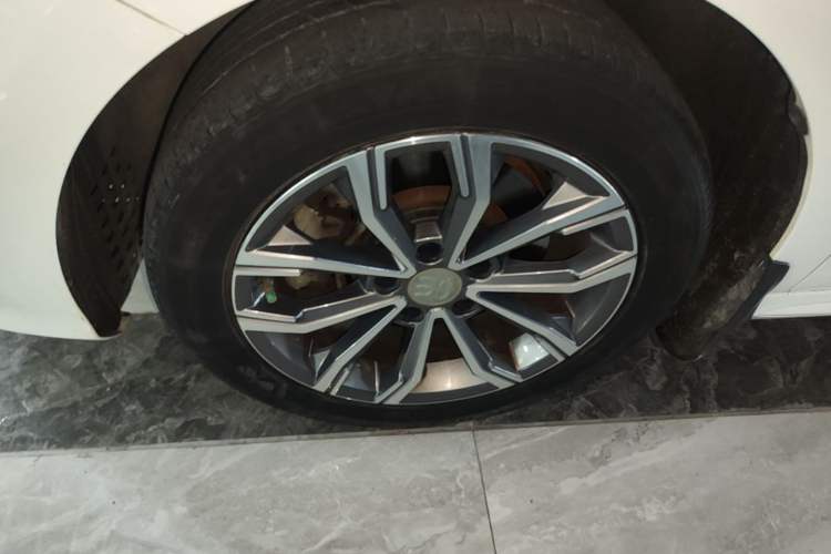 Used BYD Song MAX 2019 1.5T Automatic Smart Connect Ruiyi Sunroof Model 7 Seats China VI Standard Left Front Wheel Hub
