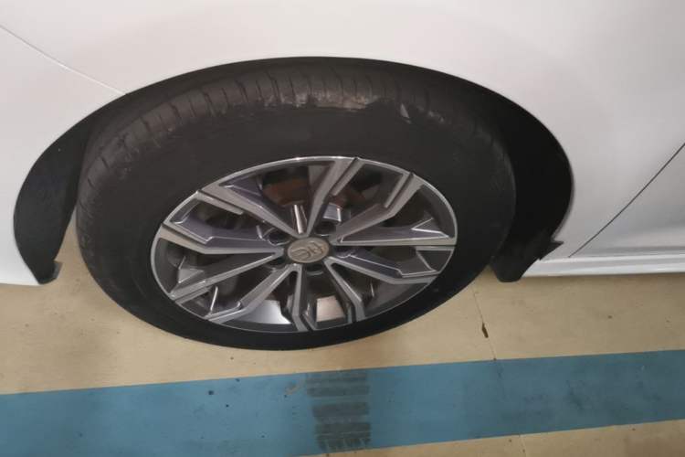 Used BYD Song MAX 2019 1.5T Automatic Smart Connect Prestige 7-Seater China VI Standard Left Front Wheel Hub