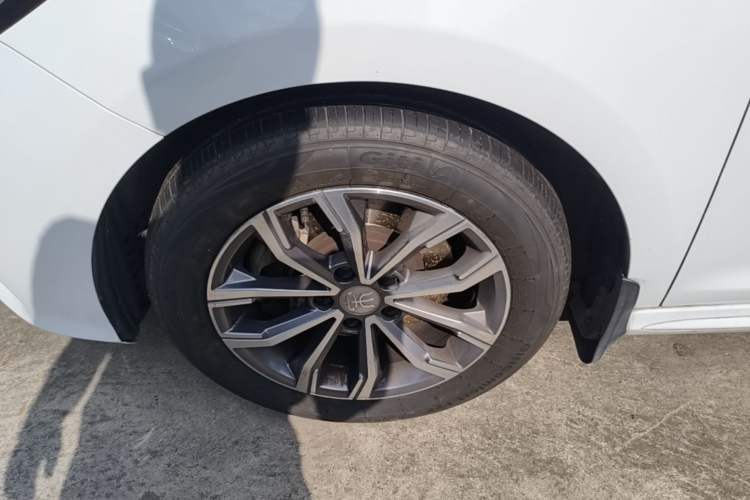 Used BYD Song MAX 2019 1.5T Automatic Smart Connect Prestige 7-Seater China VI Standard Left Front Wheel Hub