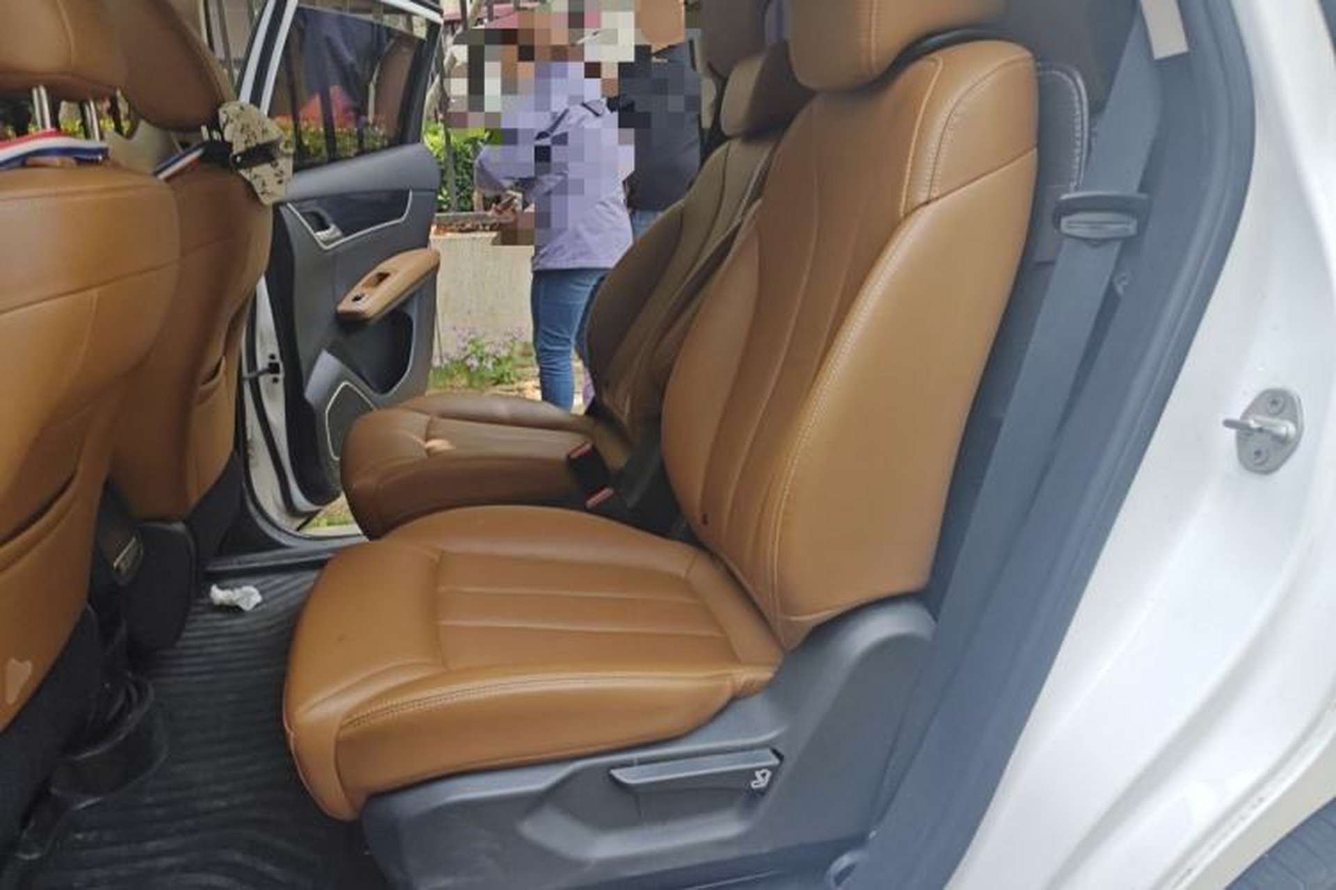 Used BYD Song MAX 2019 1.5T Automatic Smart Connect Ruiyi Model 6-Seater China V Standard Left Rear Seat