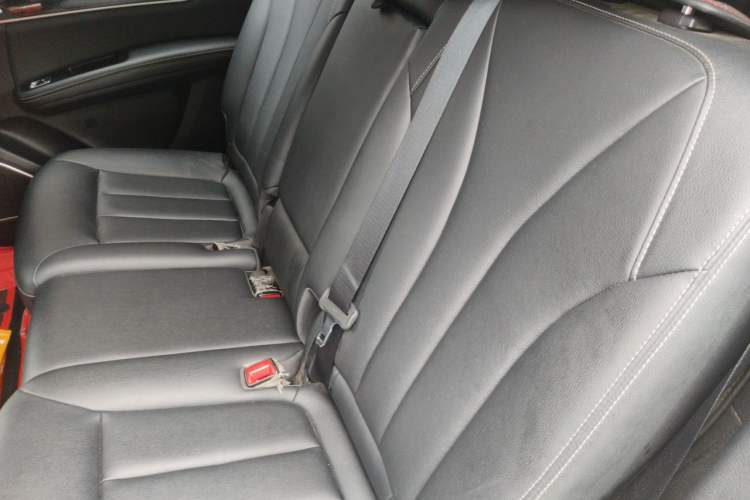 Used BYD Song MAX 2019 1.5T Manual Smart Connect Ruiyi Sunroof Model 7 Seats China VI Standard Left Rear Seat
