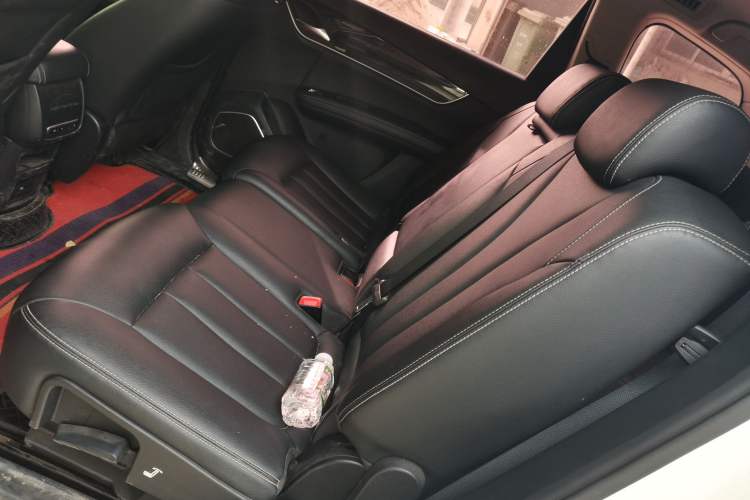 Used BYD Song MAX 2019 1.5T Manual Smart Connect Ruiyi Sunroof Model 7 Seats China VI Standard Left Rear Seat