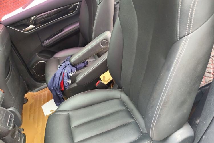Used BYD Song MAX 2019 1.5T Automatic Smart Connect ZhiLian RuiDong 6-Seater China V Standard Left Rear Seat
