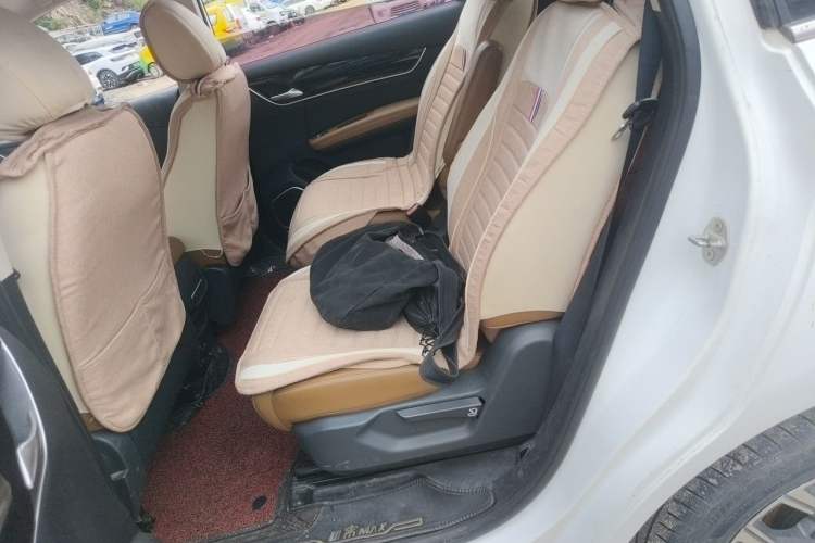 Used BYD Song MAX 2019 1.5T Automatic Smart Connect Ruiyi Model 6-Seater China V Standard Left Rear Seat