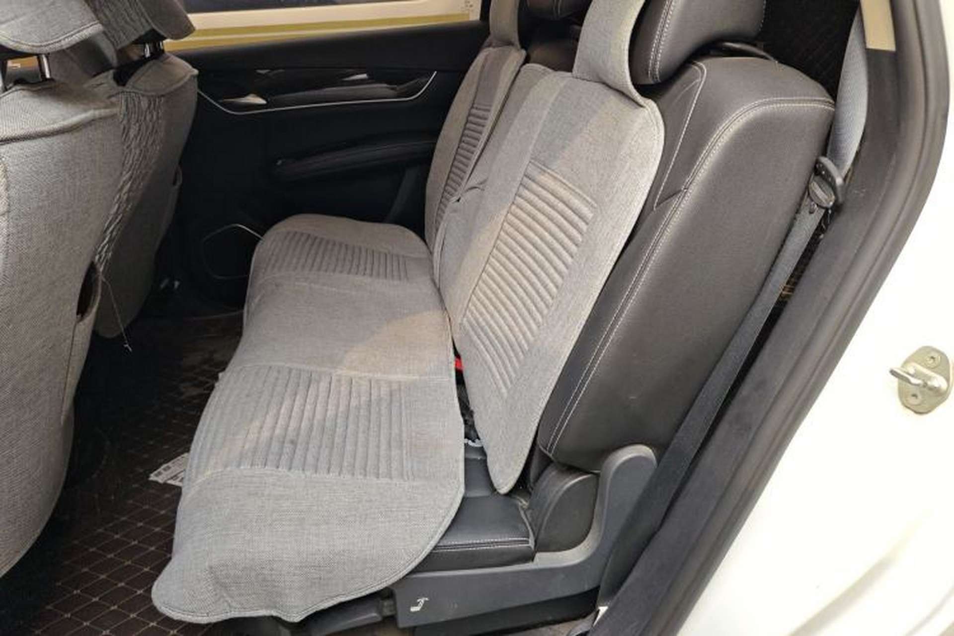 Used BYD Song MAX 2019 1.5T Automatic Smart Connect Ruiyi Model 7 Seats China V Emission Standard Left Rear Seat