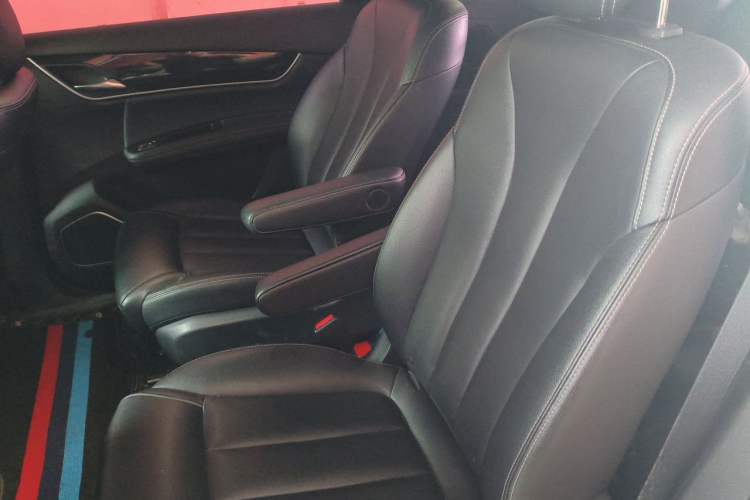 Used BYD Song MAX 2019 1.5T Automatic Smart Connect ZhiLian RuiDong 6-Seater China V Standard Left Rear Seat