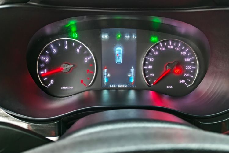 Used BYD Song MAX 2019 1.5T Automatic SmartConnect ZhiLian RuiDong Edition with 6 Seats China VI Standard Odometer Close Up
