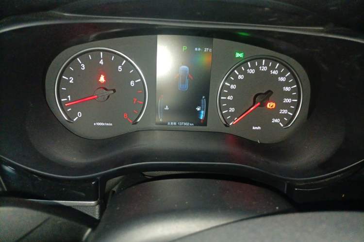 Used BYD Song MAX 2019 1.5T Automatic Smart Connect Ruiyi Sunroof Model 7 Seats China VI Standard Odometer Close Up