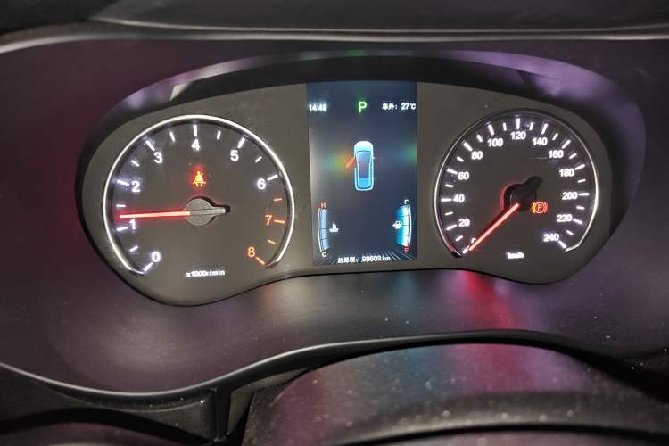 Used BYD Song MAX 2019 1.5T Automatic Smart Connect Prestige Model 6 Seats China VI Standard Odometer Close Up