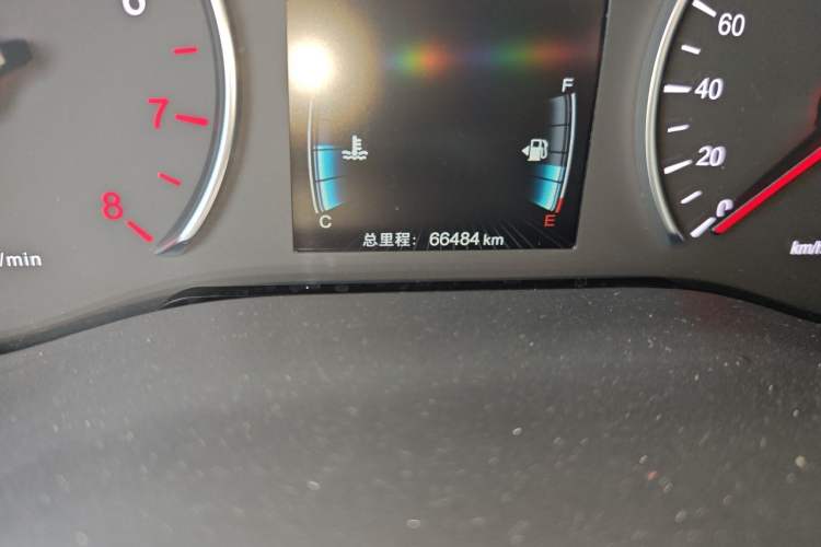 Used BYD Song MAX 2019 1.5T Automatic Smart Connect Ruiyi Sunroof Model 7 Seats China V Emission Standard Odometer Close Up