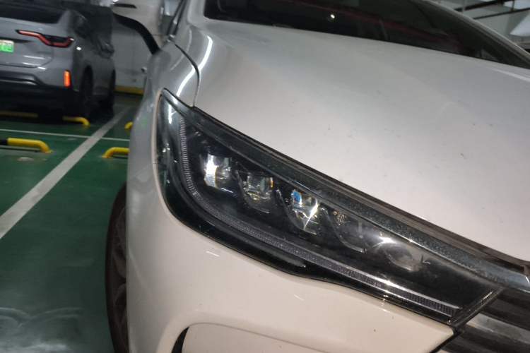 Used BYD Song MAX 2019 1.5T Manual Smart Connect Ruiyi Sunroof Model 7 Seats China VI Standard Right Front Headlight