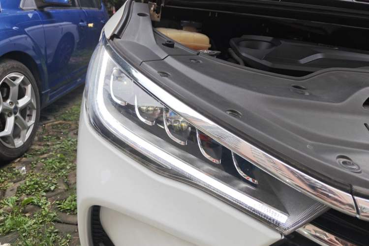 Used BYD Song MAX 2019 1.5T Automatic Smart Connect Ruiyi Sunroof Model 7 Seats China VI Standard Right Front Headlight