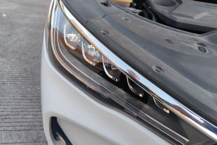 Used BYD Song MAX 2019 1.5T Automatic Smart Connect Ruiyi Model 7 Seats China VI Standard Right Front Headlight