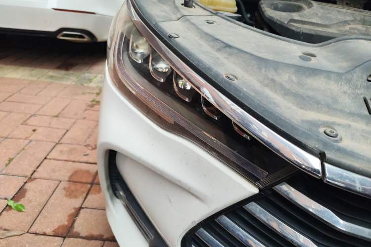 Used BYD Song MAX 2019 1.5T Automatic Smart Connect ZhiLian RuiDong 6-Seater China V Standard Right Front Headlight