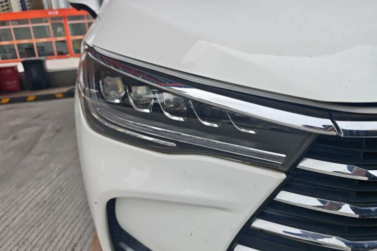 Used BYD Song MAX 2019 1.5T Automatic Smart Connect ZhiLian RuiDong 6-Seater China V Standard Right Front Headlight