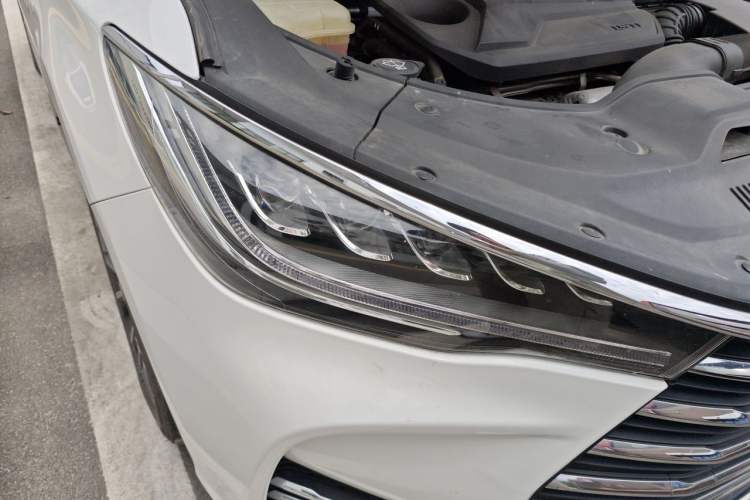 Used BYD Song MAX 2019 1.5T Automatic Smart Connect Ruiyi Sunroof Model 7 Seats China V Emission Standard Right Front Headlight
