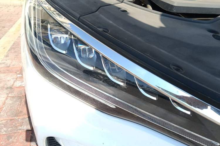 Used BYD Song MAX 2019 1.5T Automatic Smart Connect Ruiyi Sunroof Version 6 Seats China VI Standard Right Front Headlight