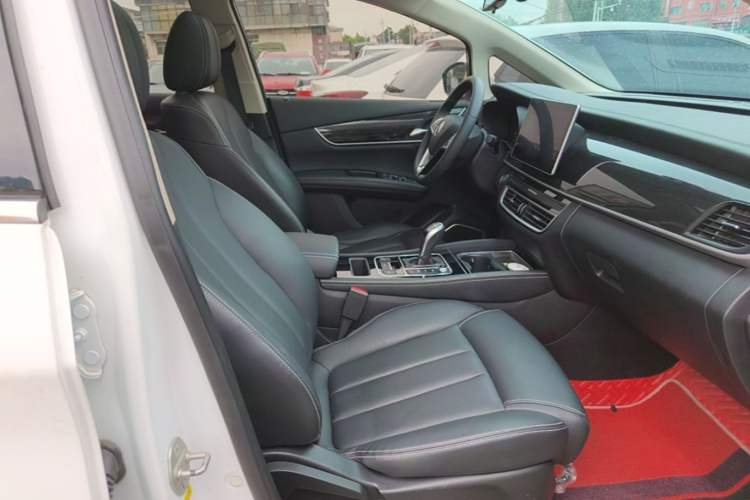 Used BYD Song MAX 2019 1.5T Automatic Smart Connect Ruiyi Sunroof Version 6 Seats China VI Standard Right Front Seat