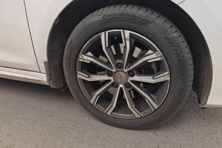 Used BYD Song MAX 2019 1.5T Automatic Smart Connect Ruiyi Model 7 Seats China V Emission Standard Right Front Wheel Hub
