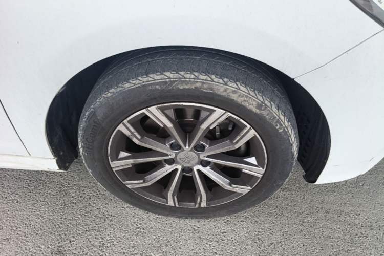 Used BYD Song MAX 2019 1.5T Automatic Smart Connect ZhiLian RuiDong 6-Seater China V Standard Right Front Wheel Hub