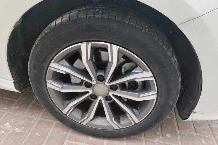 Used BYD Song MAX 2019 1.5T Automatic Smart Connect Ruiyi Sunroof Model 7 Seats China VI Standard Right Front Wheel Hub