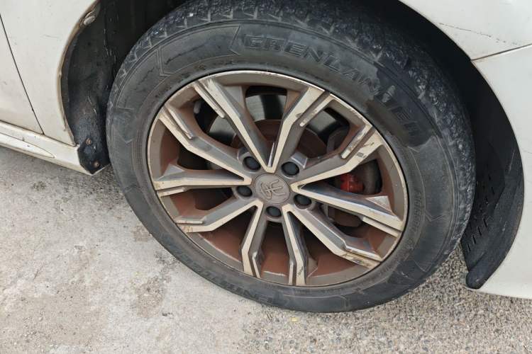 Used BYD Song MAX 2019 1.5T Automatic Smart Connect Ruiyi Sunroof Model 7 Seats China VI Standard Right Front Wheel Hub