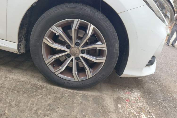 Used BYD Song MAX 2019 1.5T Automatic Smart Connect Prestige 7-Seater China V Standard Right Front Wheel Hub