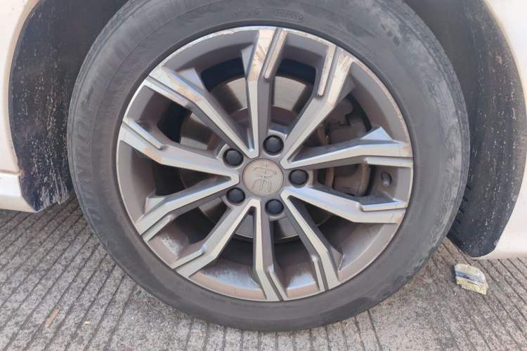 Used BYD Song MAX 2019 1.5T Automatic Smart Connect Ruiyi Model 7 Seats China VI Standard Right Front Wheel Hub