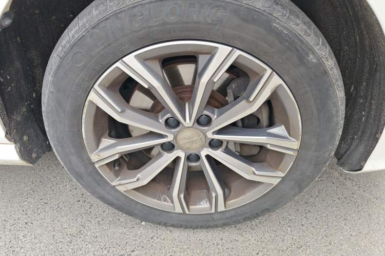 Used BYD Song MAX 2019 1.5T Automatic Smart Connect Ruiyi Model 7 Seats China V Emission Standard Right Front Wheel Hub