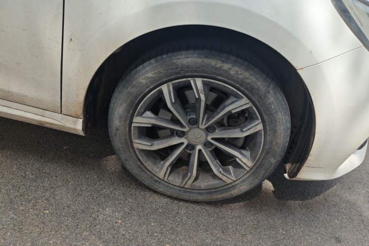 Used BYD Song MAX 2019 1.5T Automatic Smart Connect Ruiyi Sunroof Version 6 Seats China VI Standard Right Front Wheel Hub