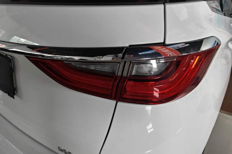 Used BYD Song MAX 2019 1.5T Automatic Smart Connect Ruiyi Sunroof Model 7 Seats China VI Standard Right Rear Taillight