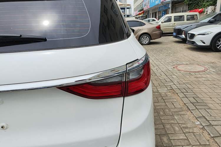 Used BYD Song MAX 2019 1.5T Automatic Smart Connect Ruiyi Sunroof Model 7 Seats China VI Standard Right Rear Taillight