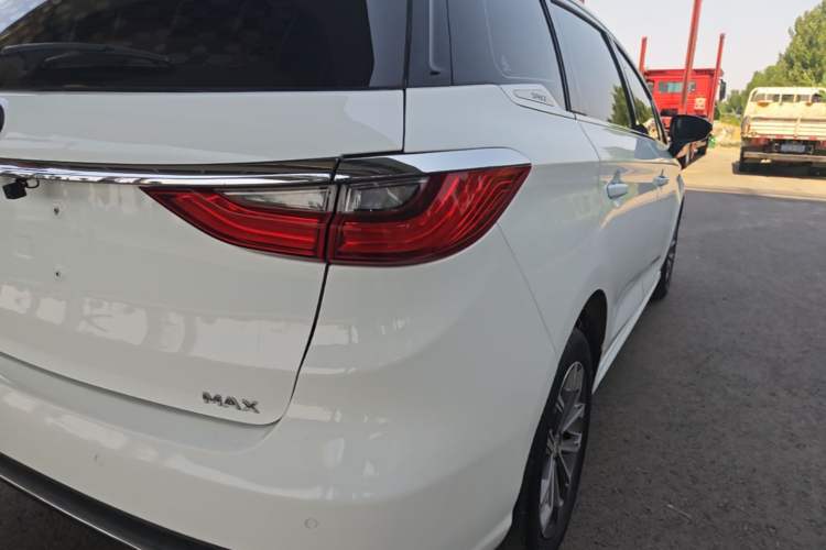 Used BYD Song MAX 2019 1.5T Automatic Smart Connect Ruiyi Sunroof Version 6 Seats China VI Standard Right Rear Taillight