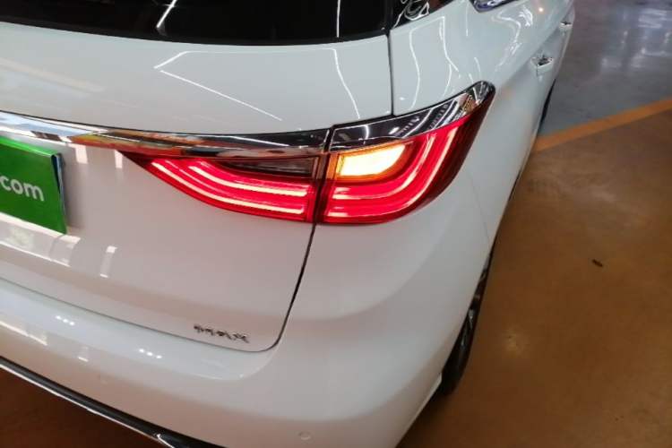 Used BYD Song MAX 2019 1.5T Automatic Smart Connect Ruiyi Sunroof Model 7 Seats China VI Standard Right Rear Taillight