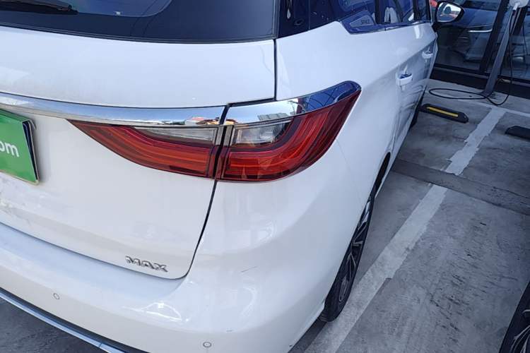 Used BYD Song MAX 2019 1.5T Automatic Smart Connect Ruiyi Sunroof Model 7 Seats China VI Standard Right Rear Taillight