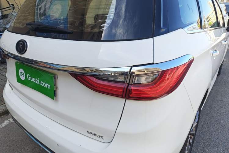 Used BYD Song MAX 2019 1.5T Automatic Smart Connect Ruiyi Sunroof Model 7 Seats China VI Standard Right Rear Taillight