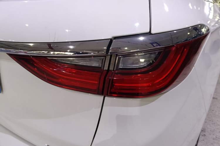 Used BYD Song MAX 2019 1.5T Automatic Smart Connect Ruiyi Sunroof Model 7 Seats China VI Standard Right Rear Taillight